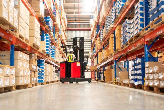 A Guideline to Wholesale Distributors in Dubai: How Importers and Retailers Can Find Them